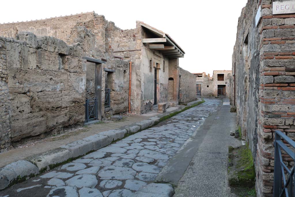 vicolo-del-menandro-pompeii-december-2018-looking-east-towards-i-6